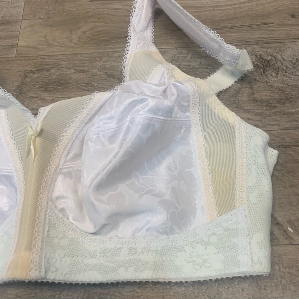 Playtex 18 hr Comfort Strap Satin Wirefree Bra - Picture 2 of 15